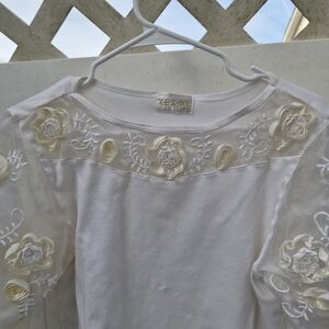 Vtg Y2K XES New York White Top Sheer Organza 3D Floral Applique Sleeves Womens L